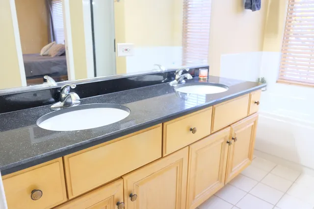 $565,000 | 3408 Parliament Lane, Naperville, IL 60564