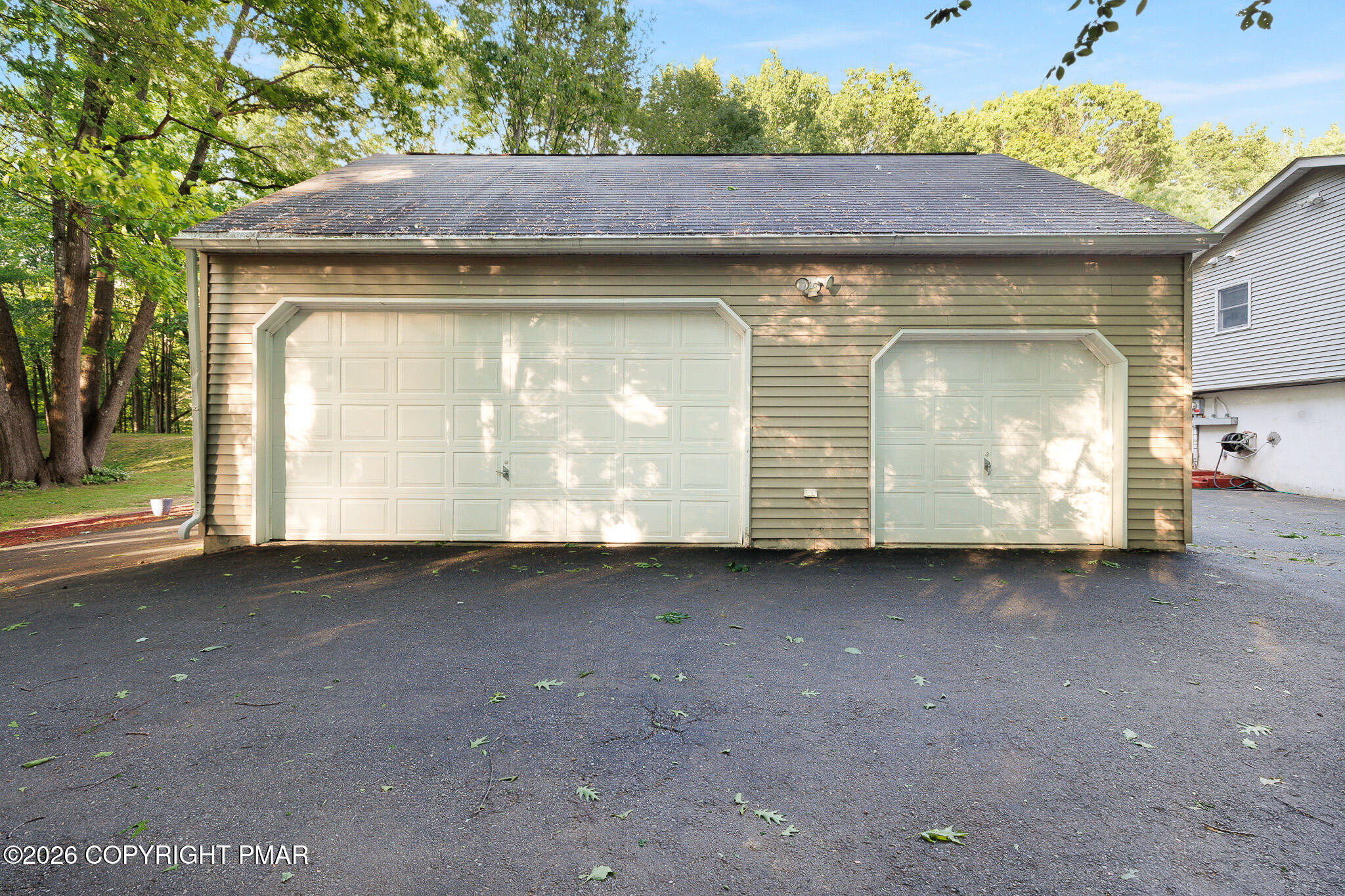 256 Sundance Road Effort, PA 18330 - Photo 71 of 82 Garage