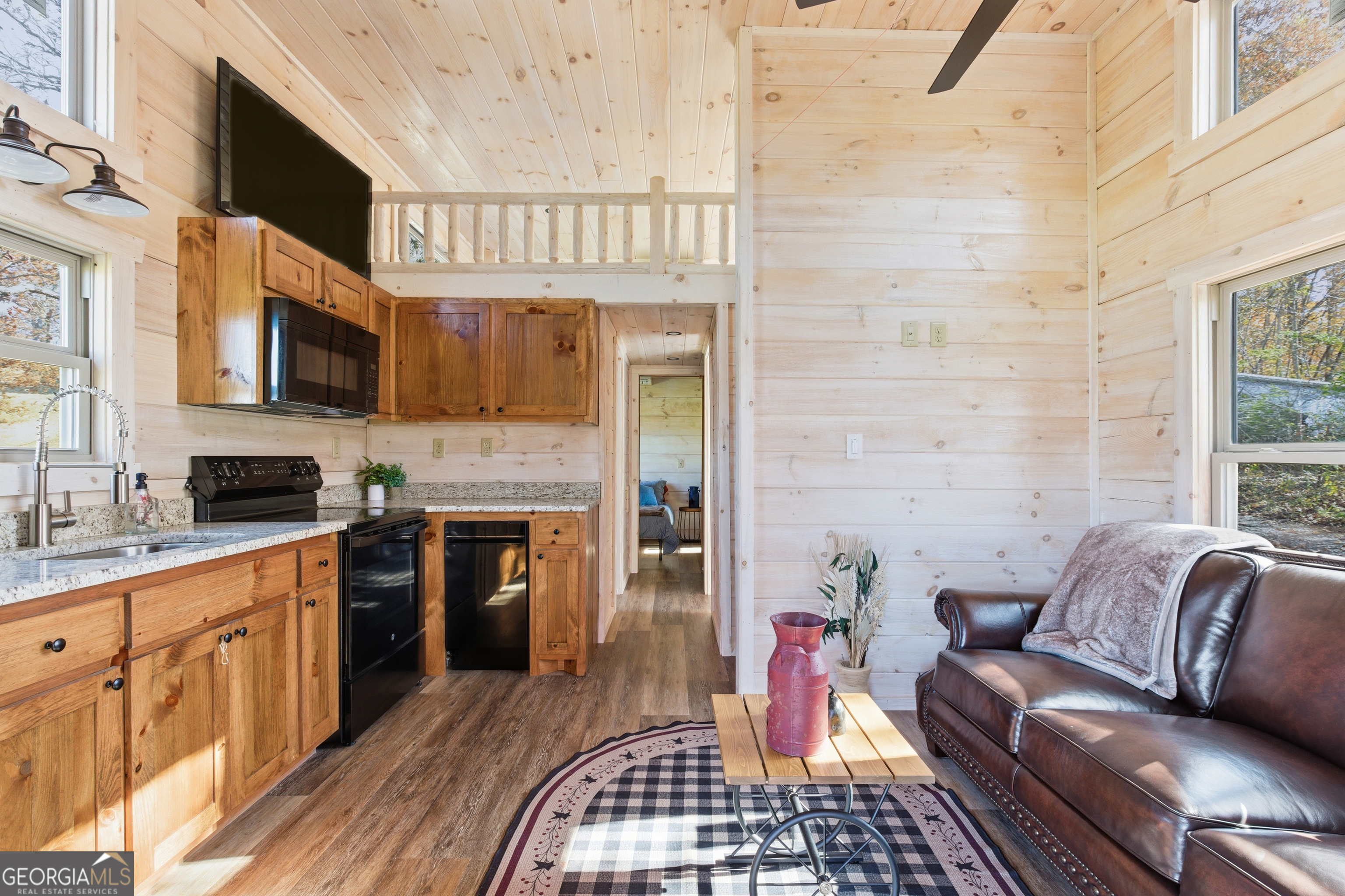 527 Saunders Road Franklin, NC 28734 - Photo 7 of 20