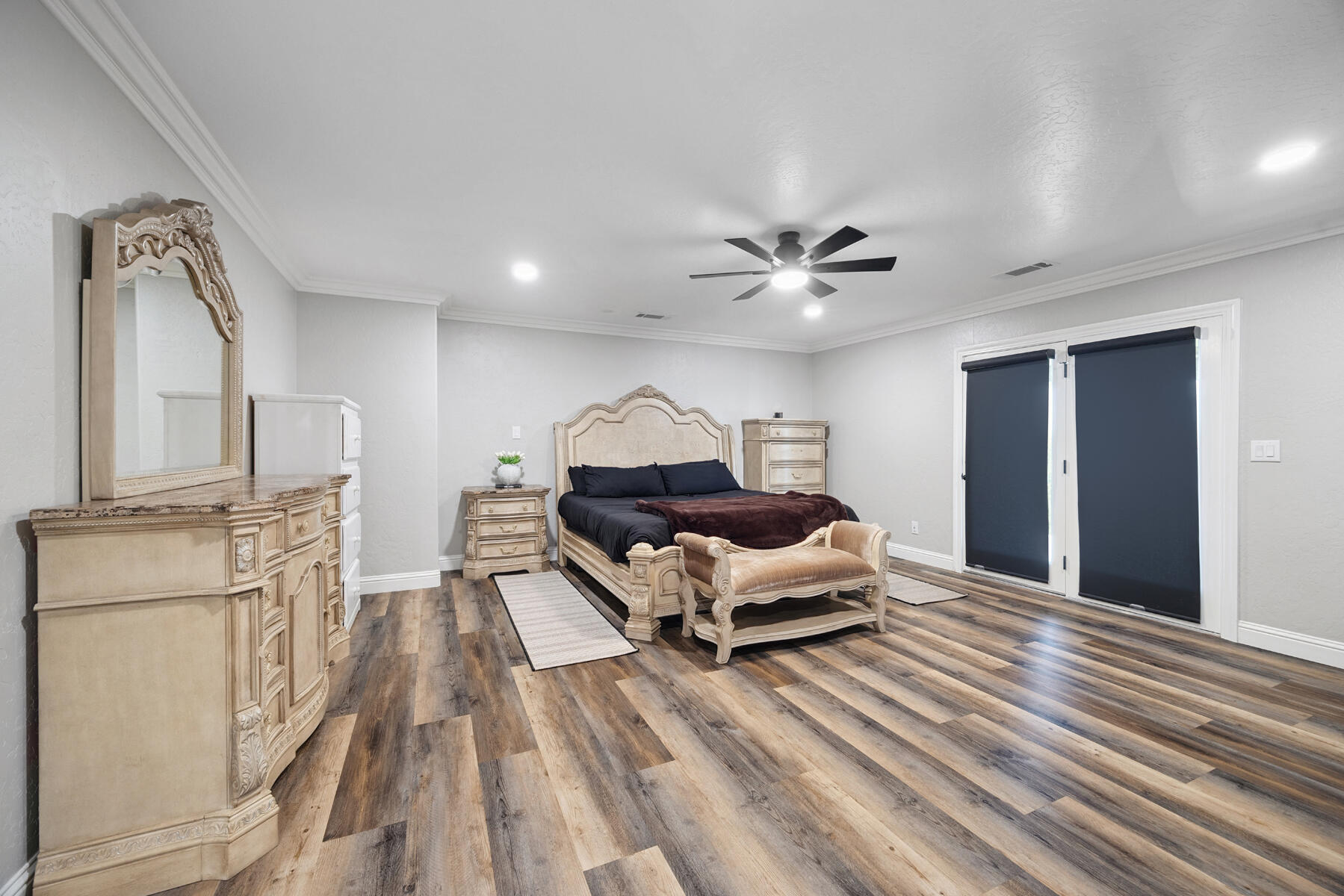 21031 Road 256 Strathmore, CA 93267 - Photo 35 of 55 40 - Master Bedroom (1)