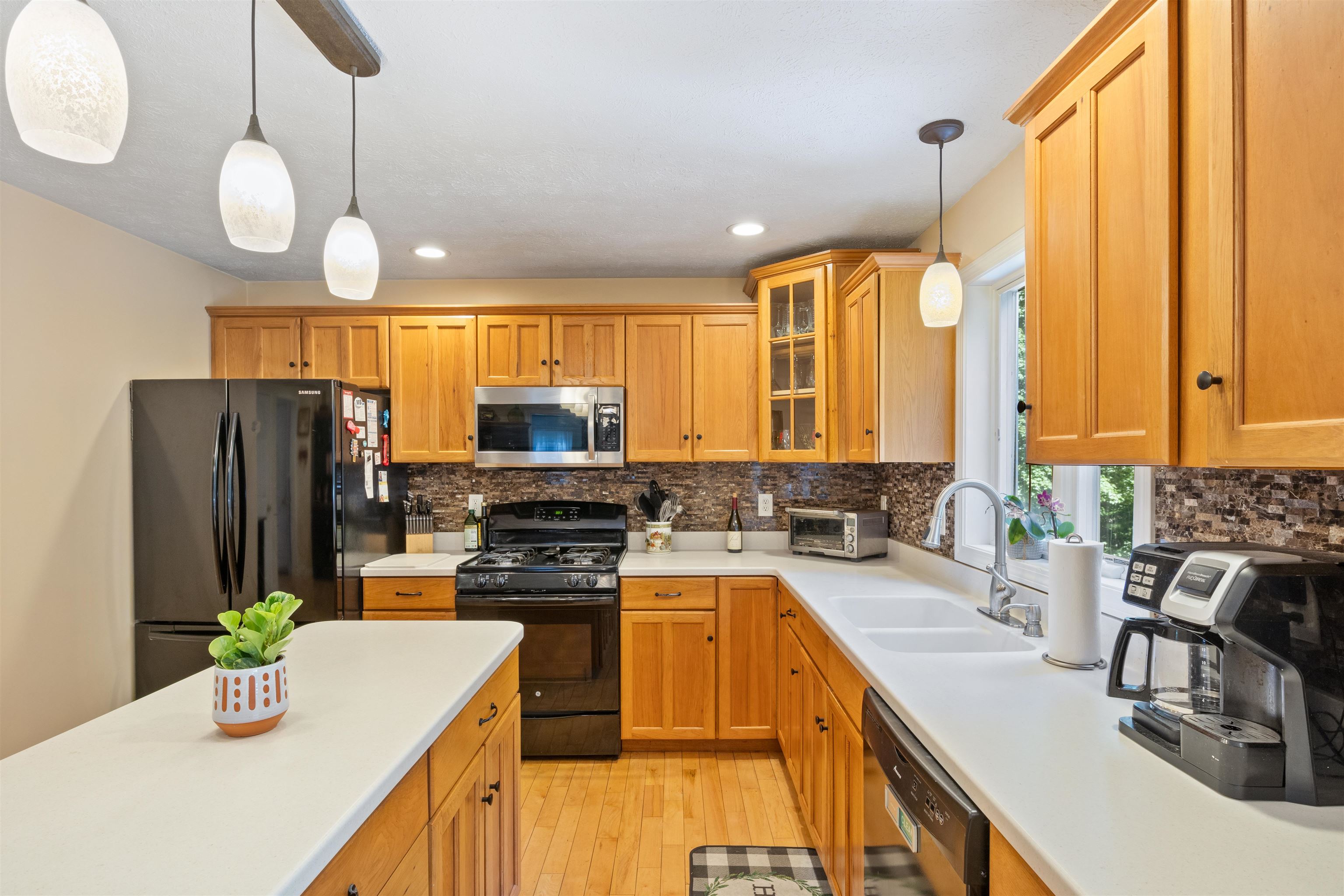 127 Glen Hill Road Dover, NH 03820 - Photo 6 of 33 Gallery Image 6