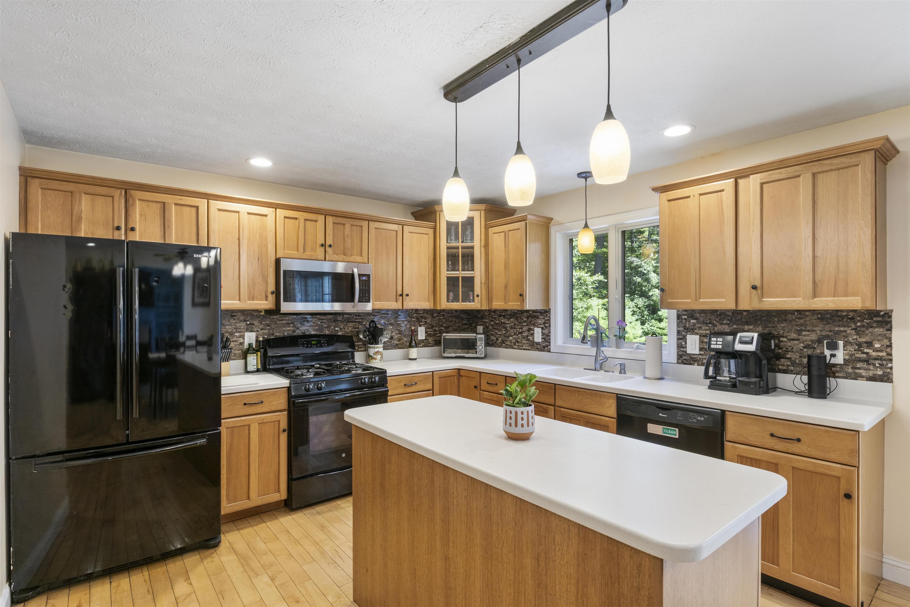 127 Glen Hill Road Dover, NH 03820 - Photo 8 of 33 Gallery Image 8