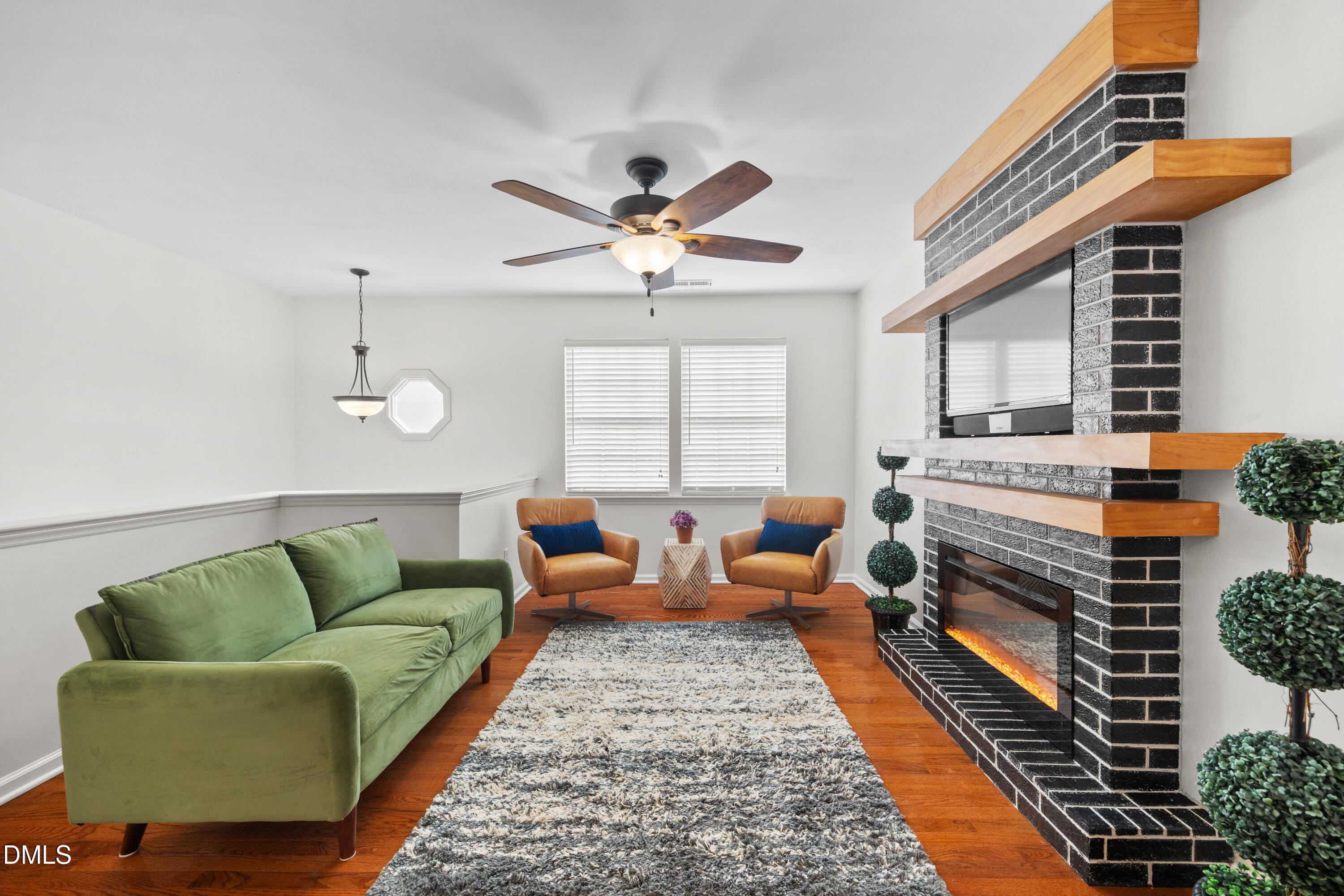 628 Oleander Road Raleigh, NC 27603 - Photo 11 of 33 Living 3