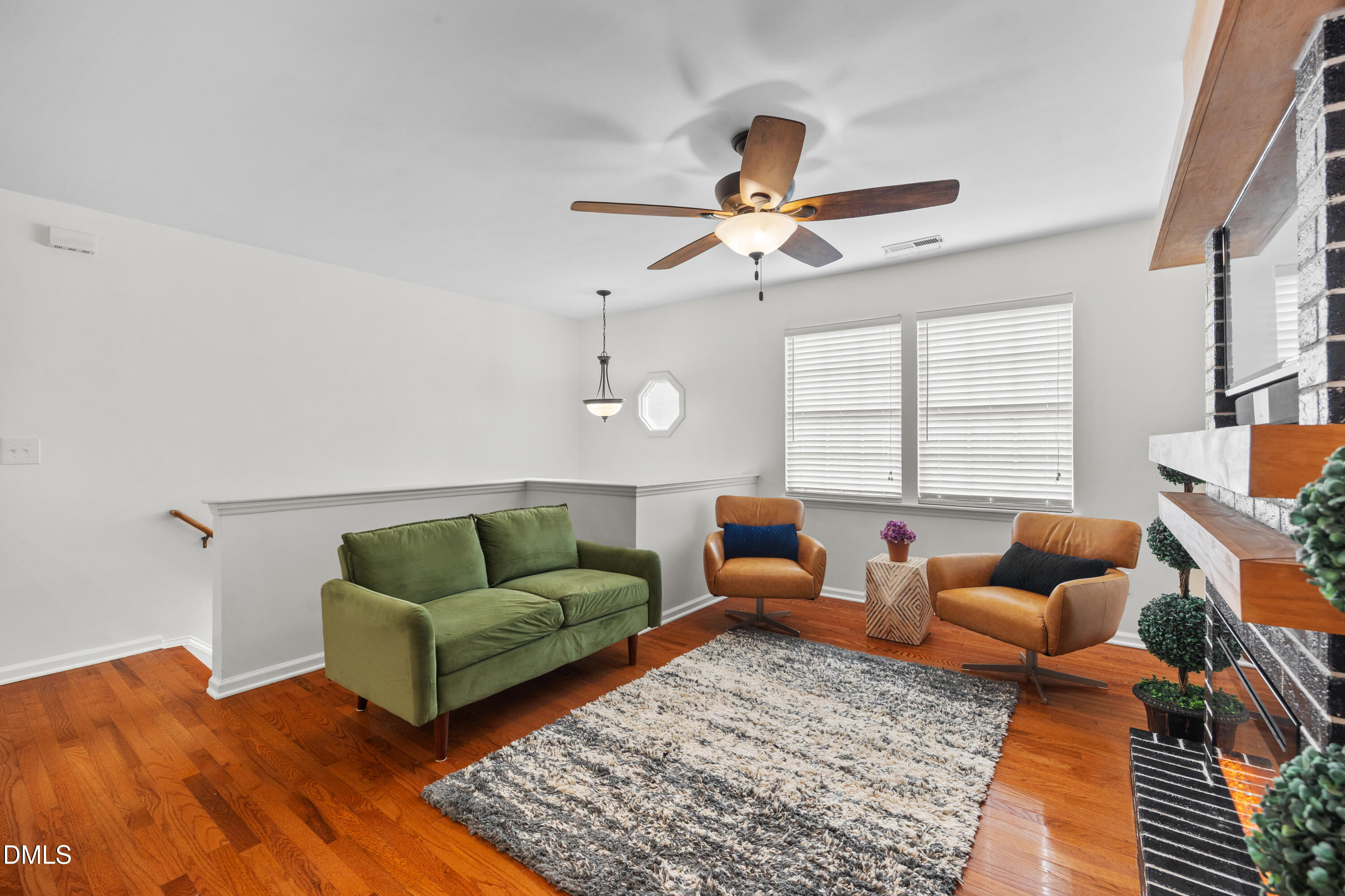 628 Oleander Road Raleigh, NC 27603 - Photo 12 of 33 Living 2