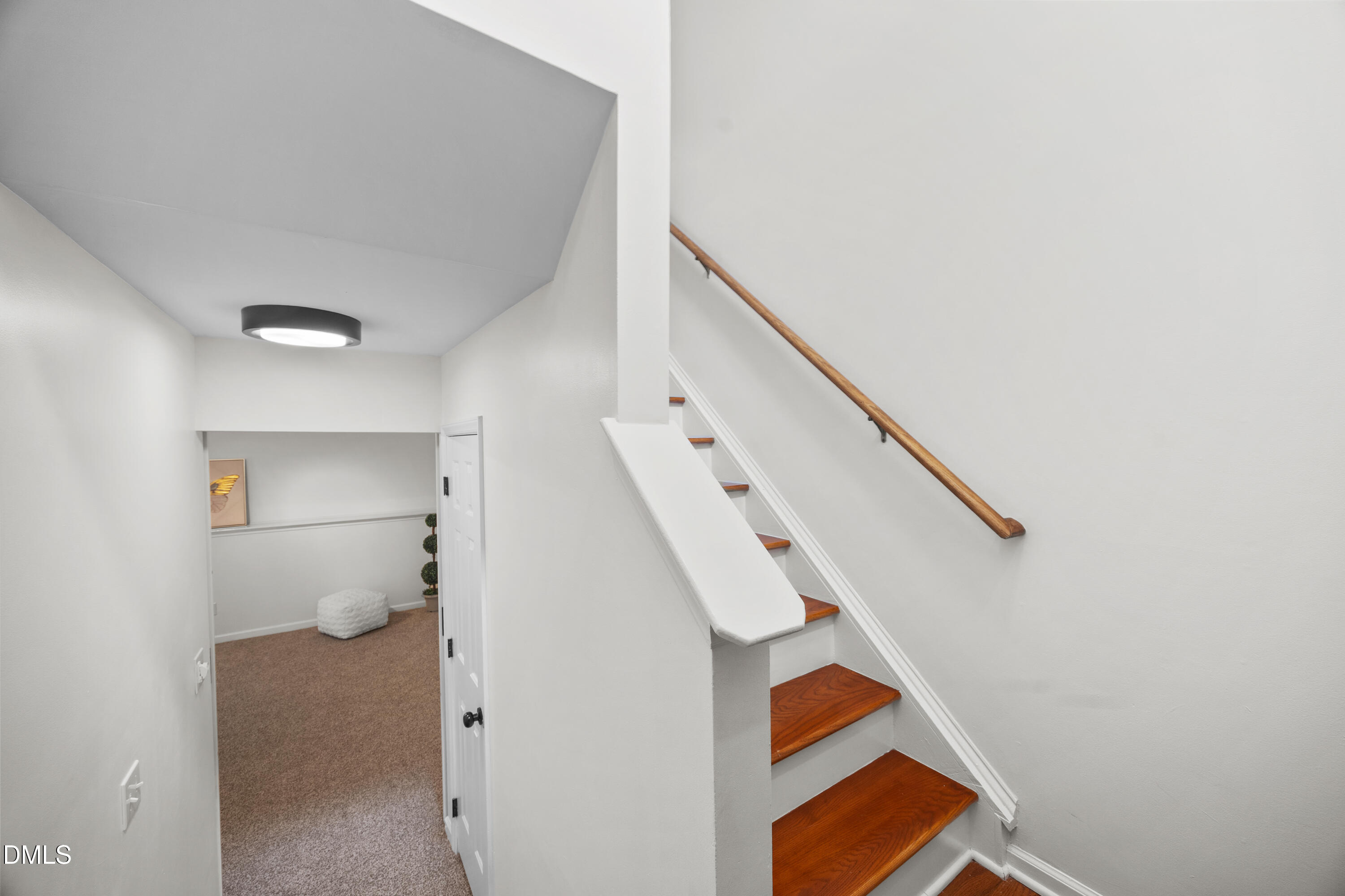 628 Oleander Road Raleigh, NC 27603 - Photo 21 of 33 Stairs_foyer 1