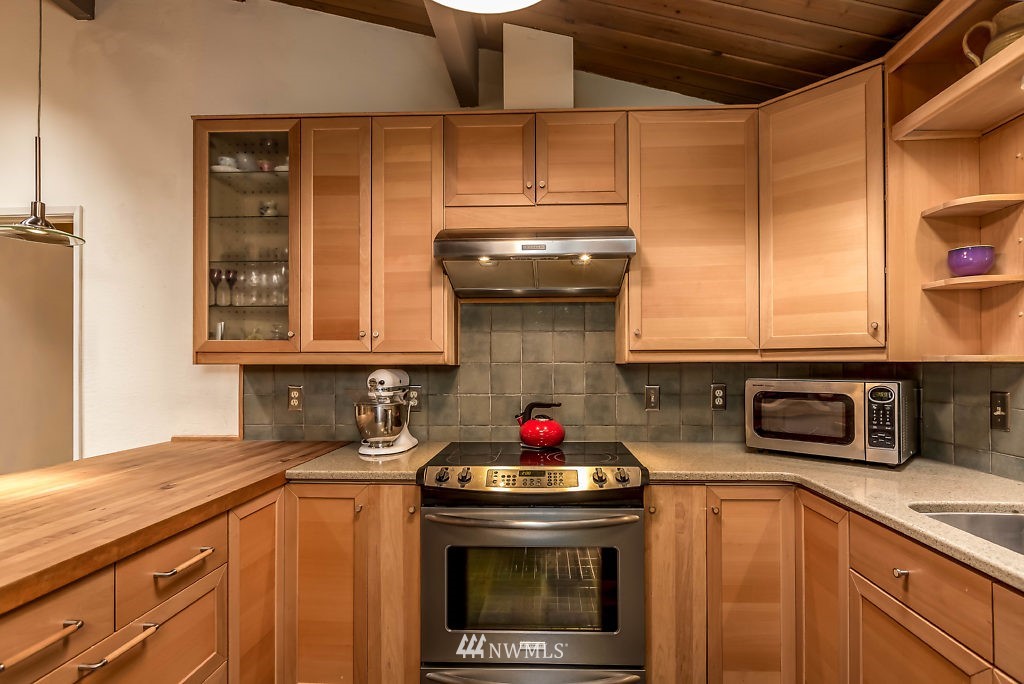 104 North Pheasant Run Road Coupeville, WA 98239 - Photo 9 of 25 Gallery Image 9