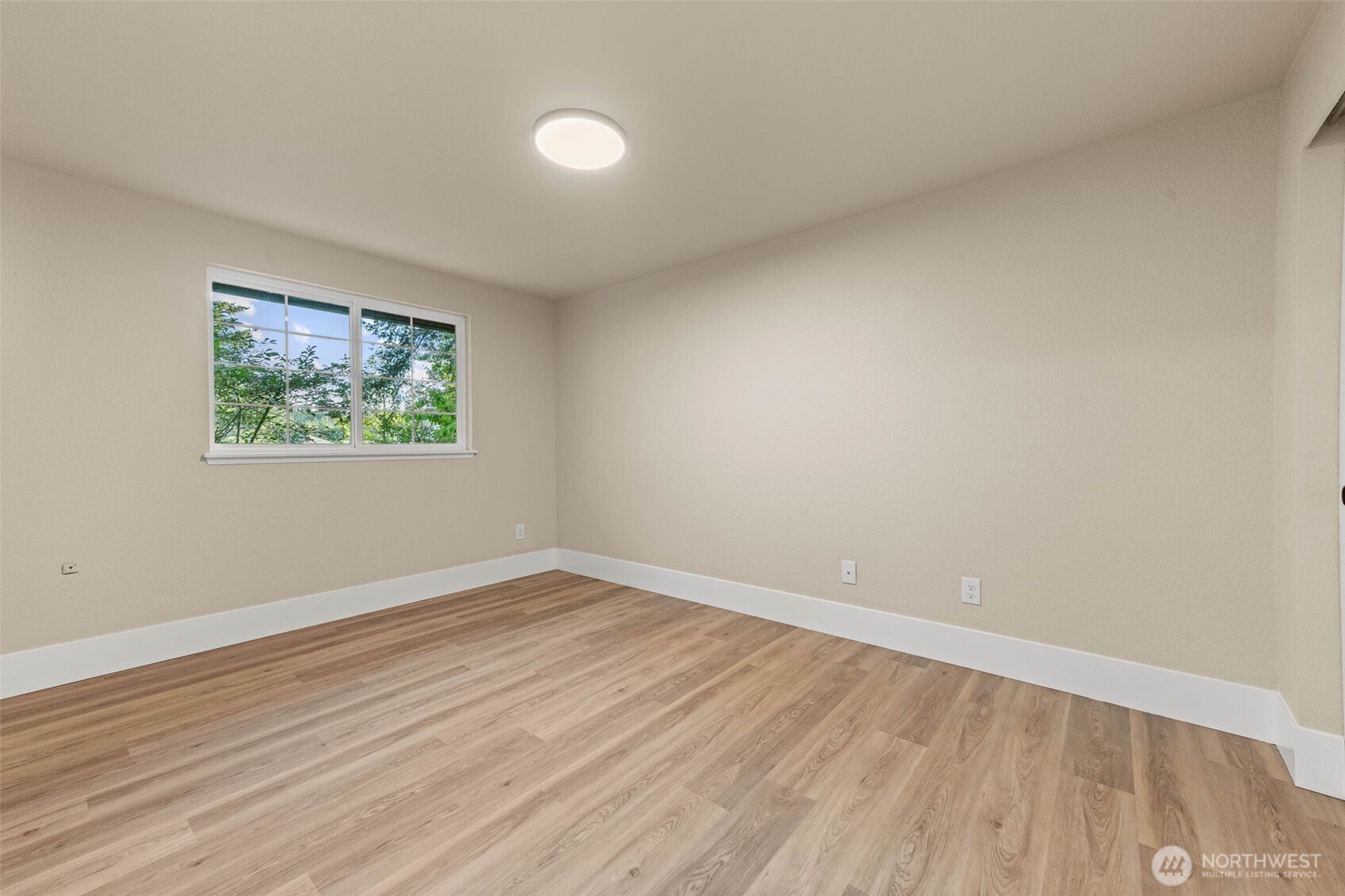 136 Rainier Acres Road Southeast Rainier, WA 98576 - Photo 15 of 40 Gallery Image 15