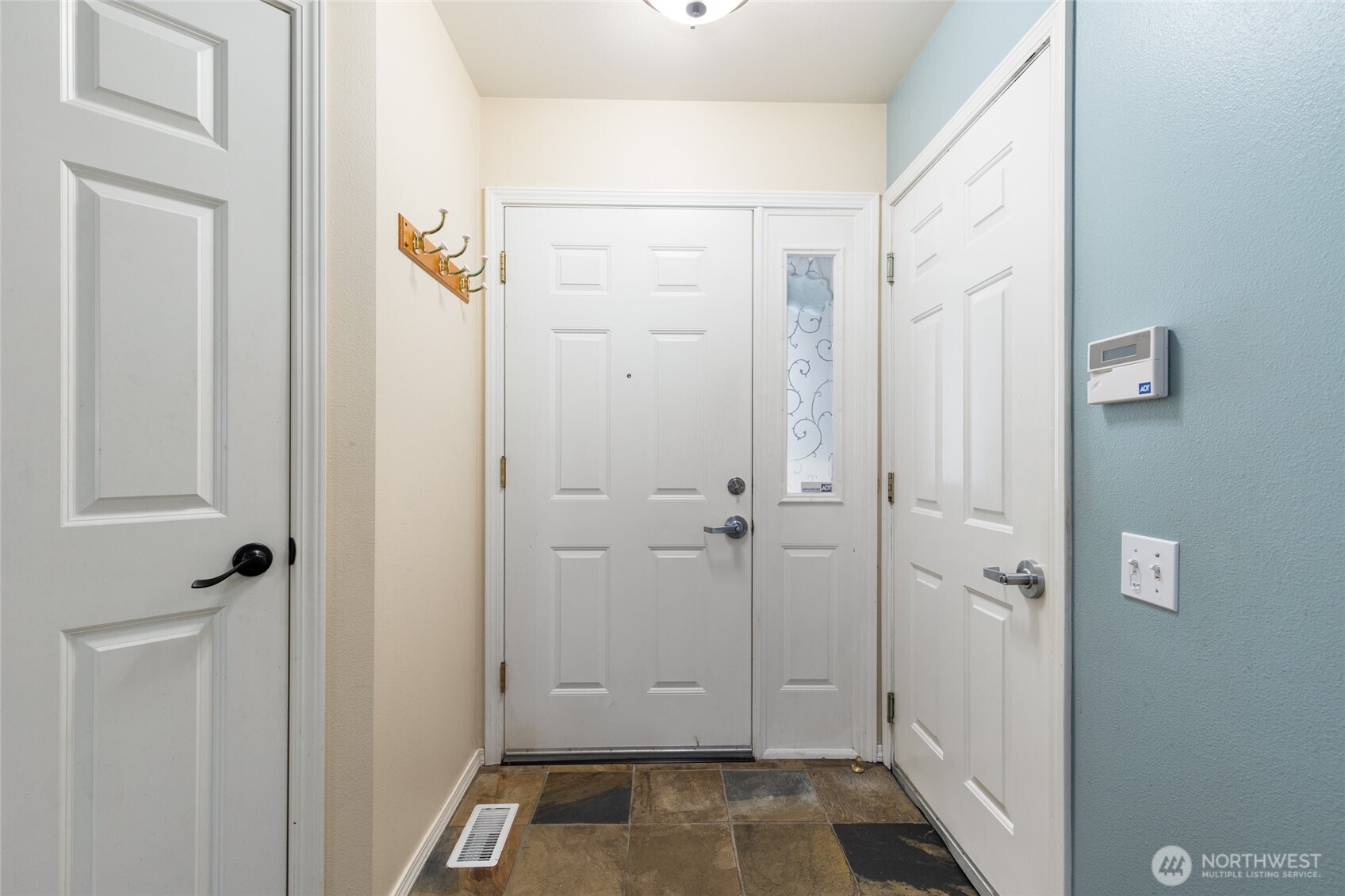424 228th Street Southwest, Unit H101 Bothell, WA 98021 - Photo 4 of 38