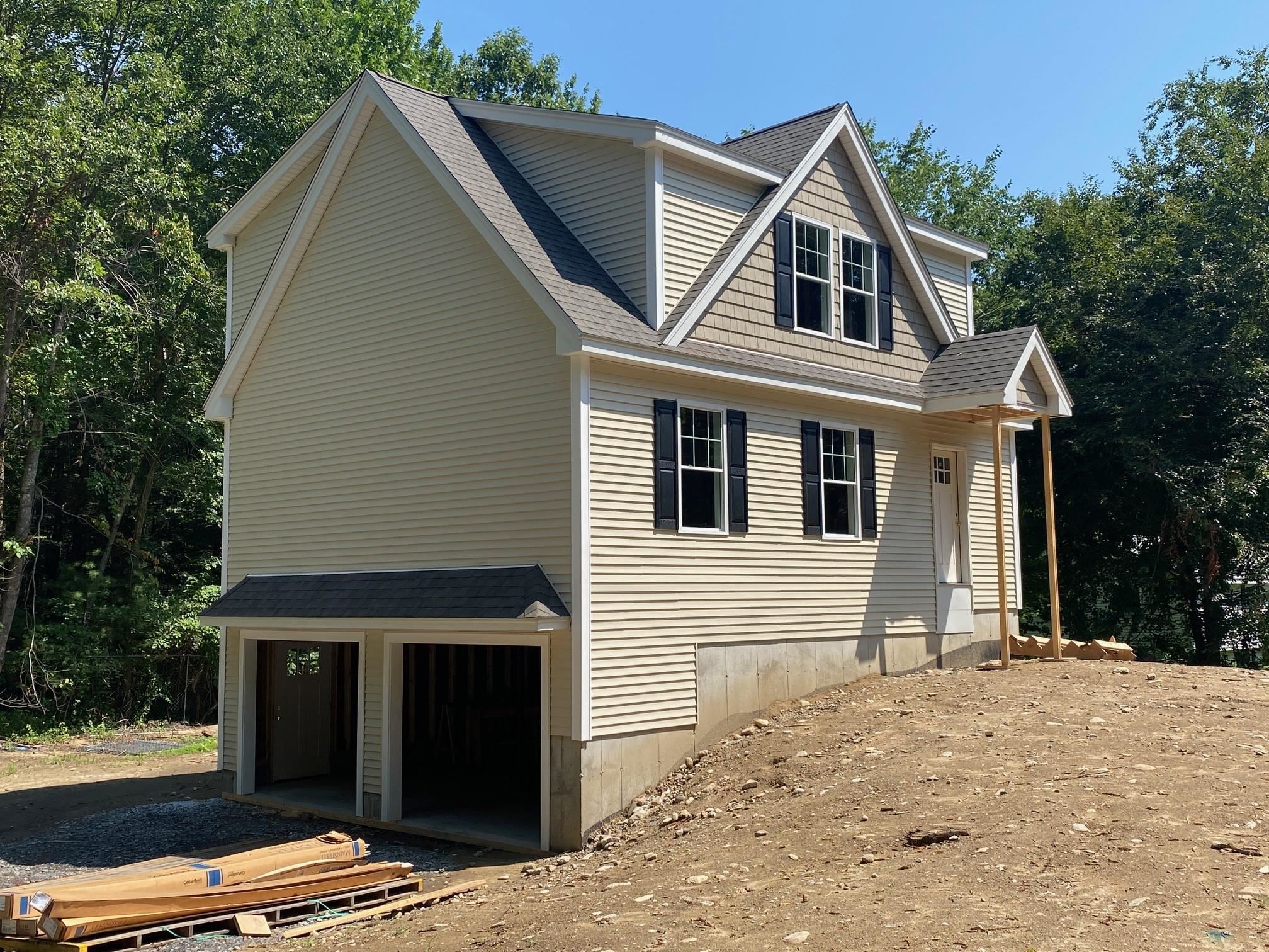 47 Elizabeth Road Sandown, NH 03873 - Photo 1 of 8