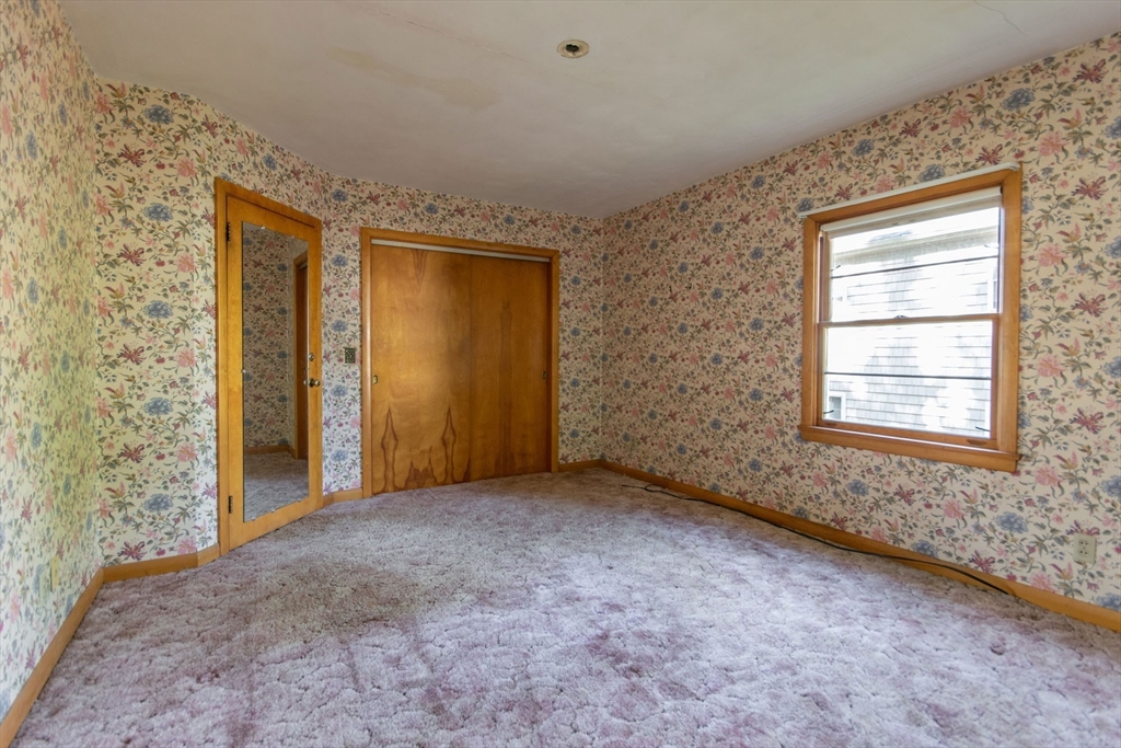 182 Dayton Street Springfield, MA 01118 - Photo 21 of 30 an empty room with windows