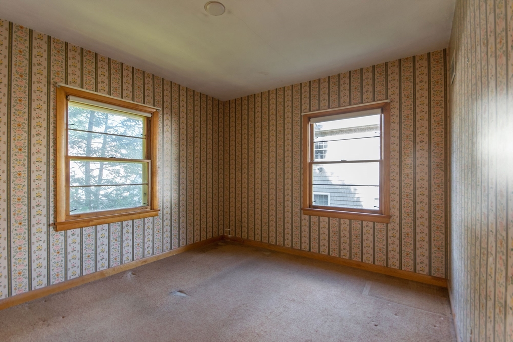 182 Dayton Street Springfield, MA 01118 - Photo 24 of 30 an empty room with a window