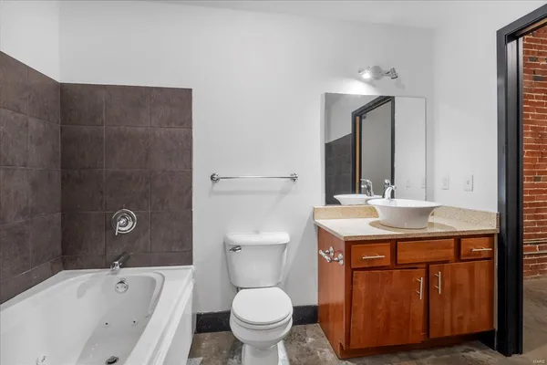 $142,000 | 1114 Washington Avenue, Unit 607, St. Louis, MO 63101