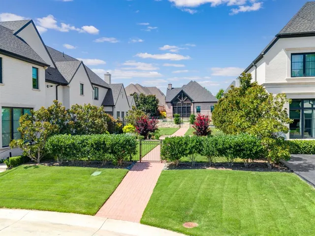 $750,000 | 49 Fawn Wood Drive, Dallas, TX 75248