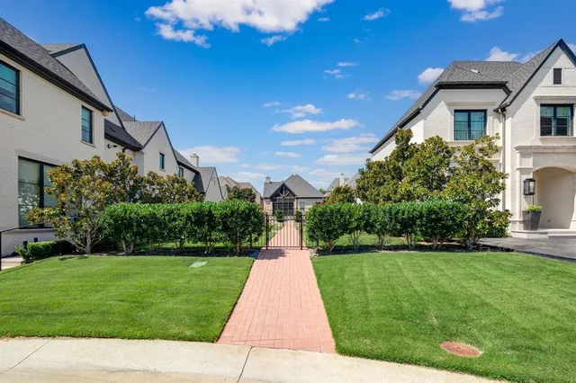 $750,000 | 49 Fawn Wood Drive, Dallas, TX 75248