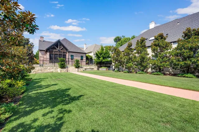 $750,000 | 49 Fawn Wood Drive, Dallas, TX 75248