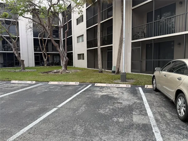 $2,350 | 8650 Southwest 133rd Avenue Road, Unit 102, Miami, FL 33183