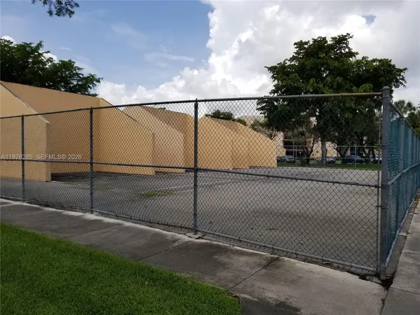 $2,350 | 8650 Southwest 133rd Avenue Road, Unit 102, Miami, FL 33183