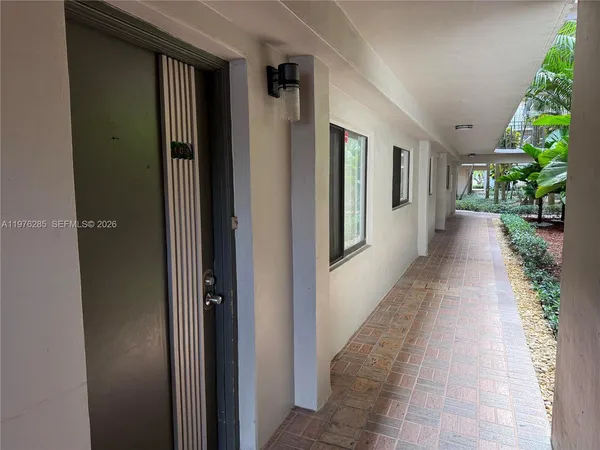 $2,350 | 8650 Southwest 133rd Avenue Road, Unit 102, Miami, FL 33183