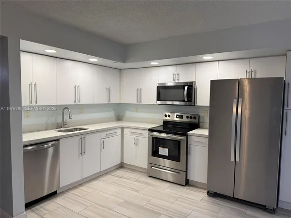 $2,350 | 8650 Southwest 133rd Avenue Road, Unit 102, Miami, FL 33183