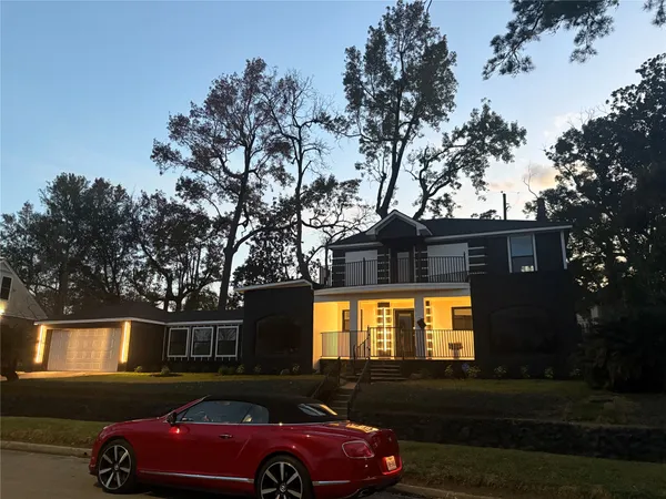 $3,700 | 1820 North MacGregor Way, Houston, TX 77023