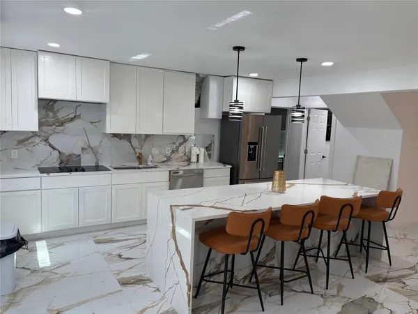 $3,700 | 1820 North MacGregor Way, Houston, TX 77023