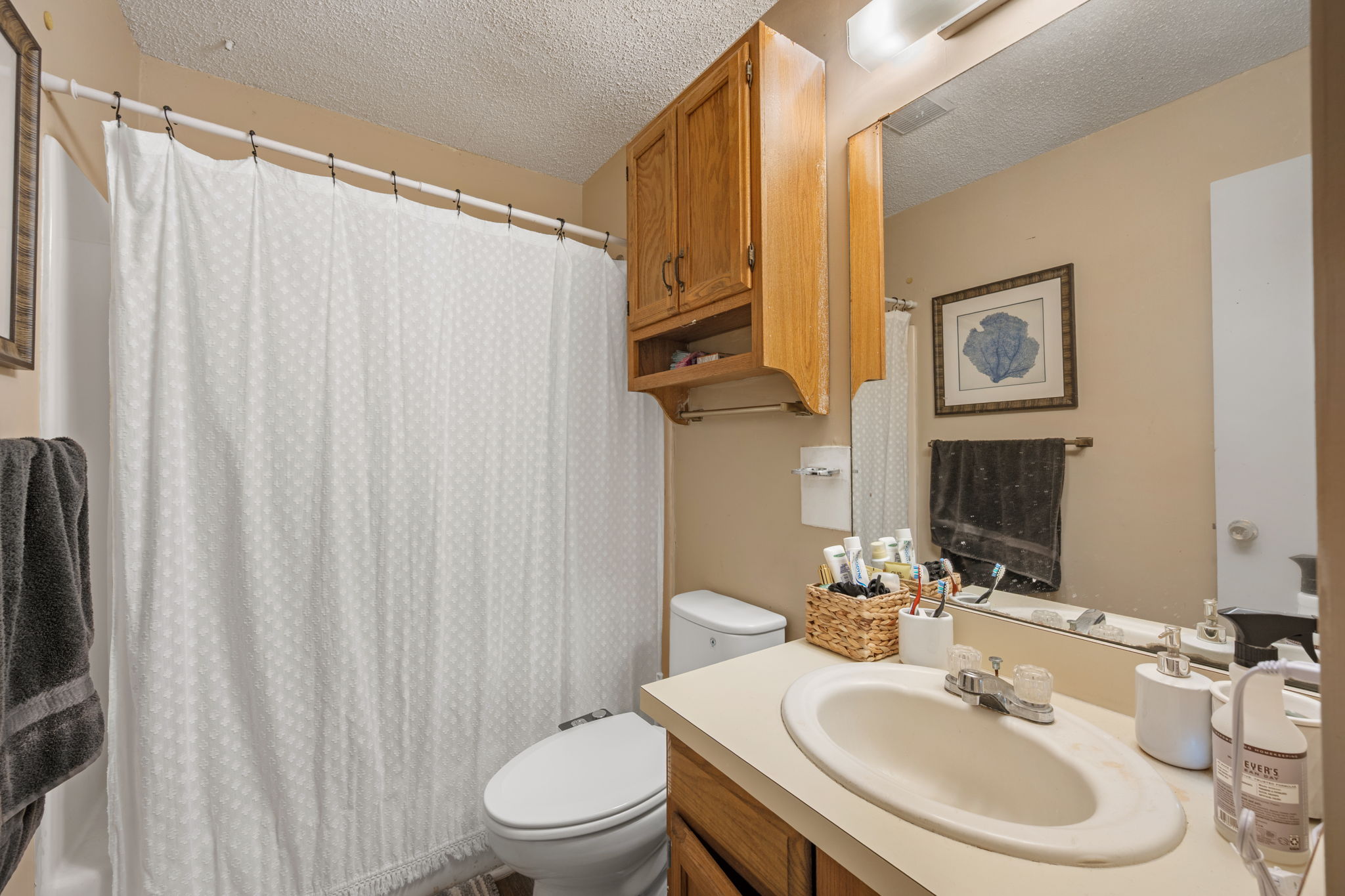 128 Hillside Drive Elgin, TX 78621 - Photo 11 of 38 Unit A full bathroom