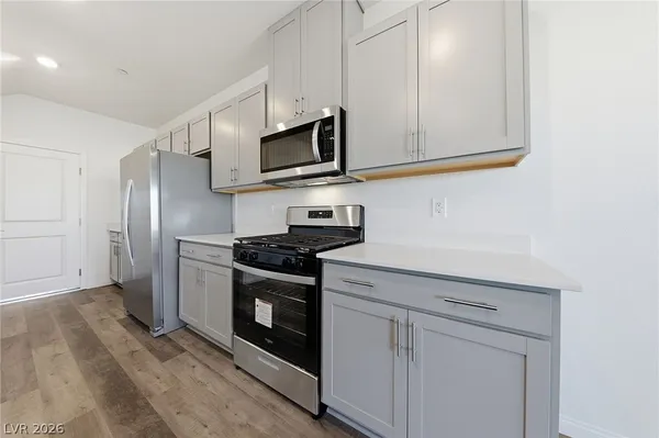 $2,400 | 530 Red Lovebird Avenue, Henderson, NV 89011