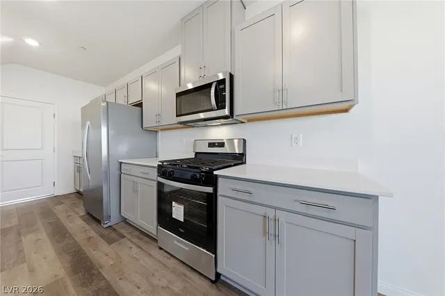 $2,400 | 530 Red Lovebird Avenue, Henderson, NV 89011