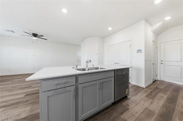 $2,400 | 530 Red Lovebird Avenue, Henderson, NV 89011