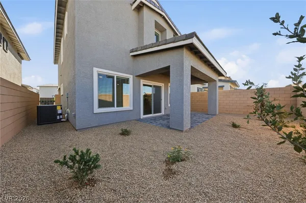 $2,400 | 530 Red Lovebird Avenue, Henderson, NV 89011