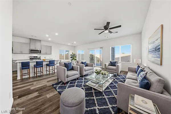 $2,400 | 530 Red Lovebird Avenue, Henderson, NV 89011