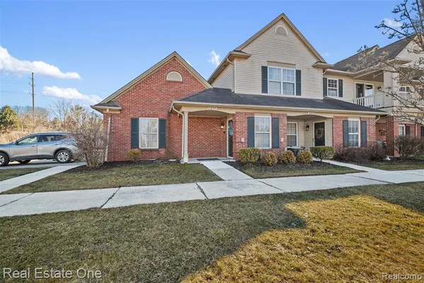 $219,900 | 21628 Majestic Drive, Trenton, MI 48183