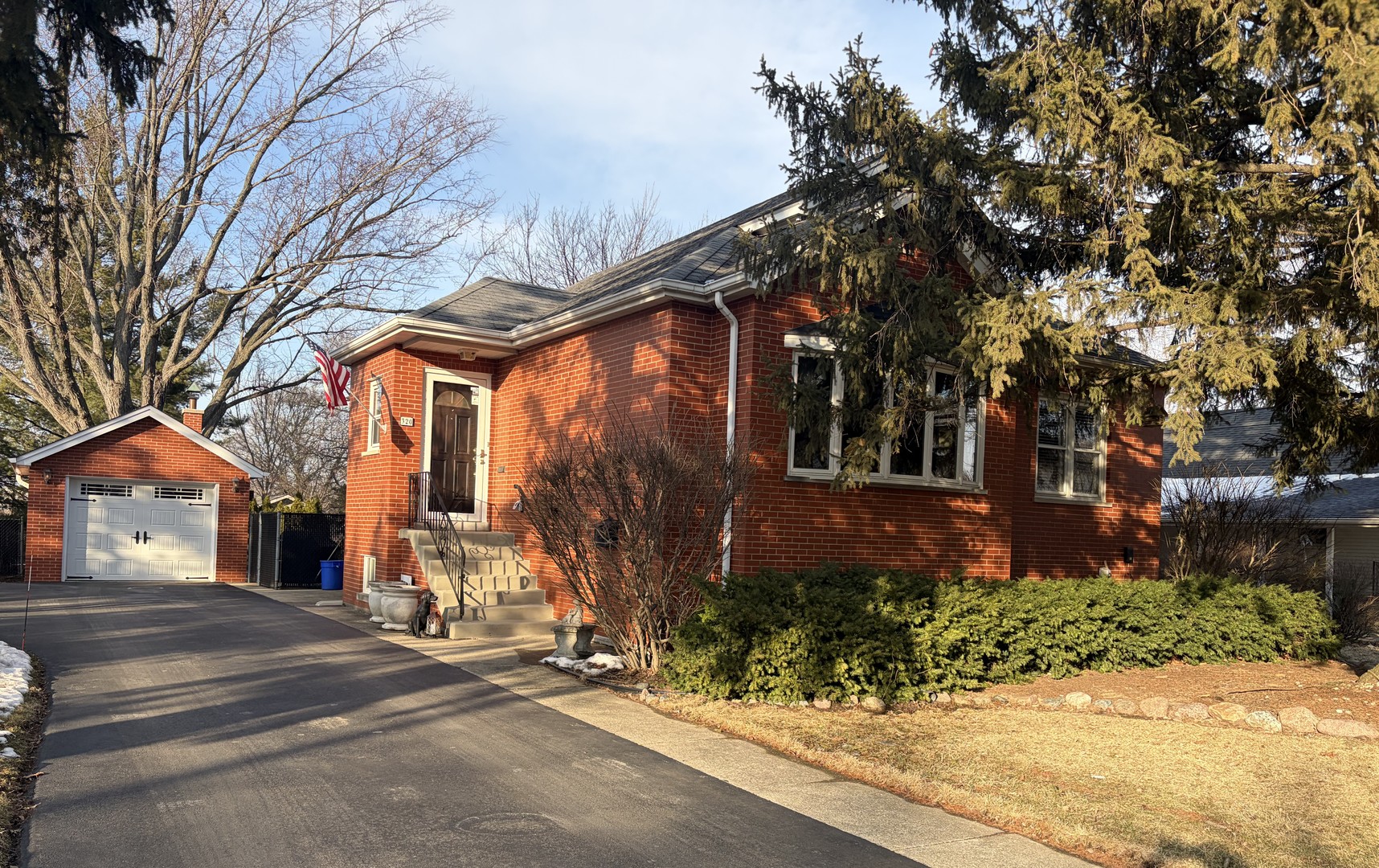 320 West Harrison Road Lombard, IL 60148 - Photo 3 of 43 Gallery Image 3