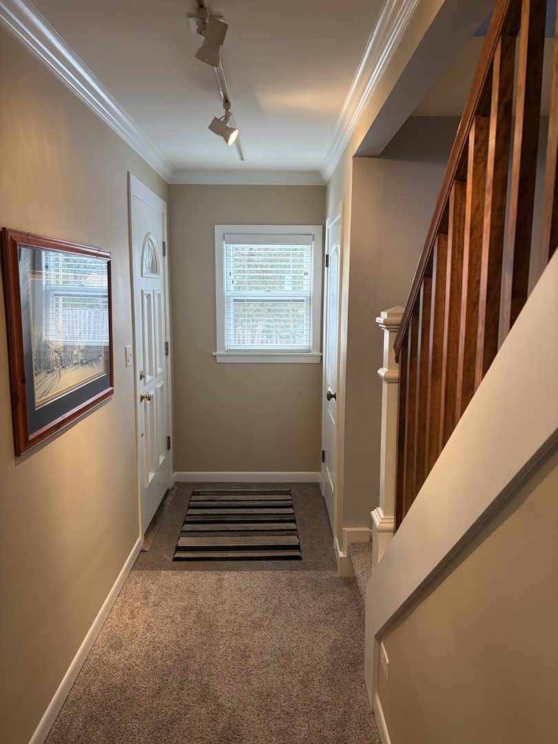 320 West Harrison Road Lombard, IL 60148 - Photo 4 of 43 Gallery Image 4
