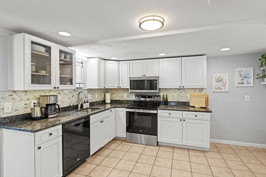 718 R Cabot Street Beverly, MA 01915 - Photo 10 of 38