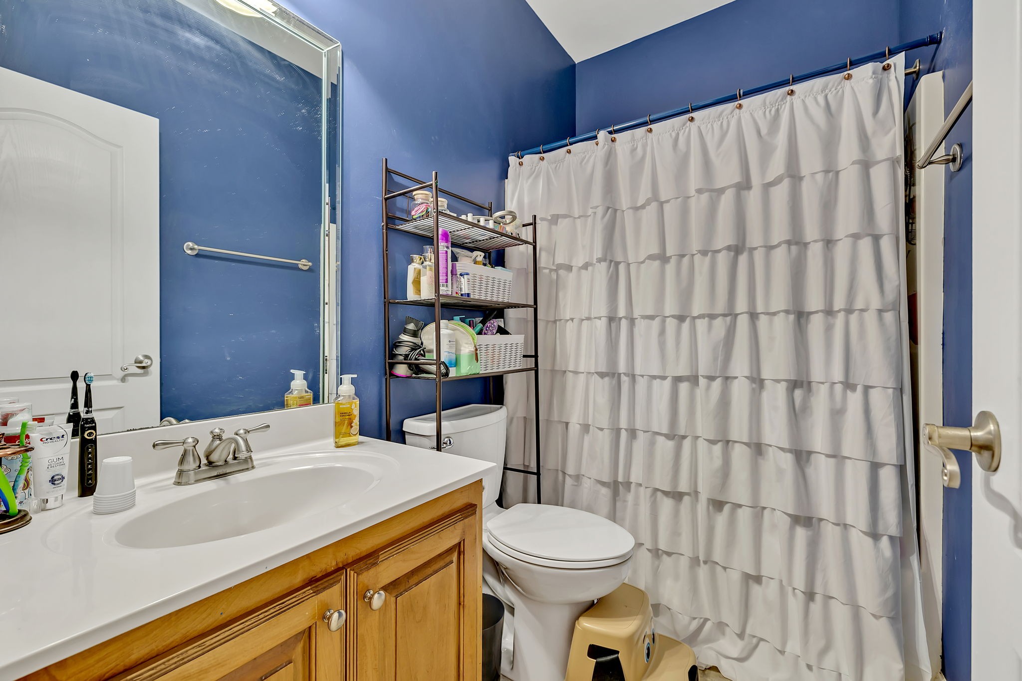 573 Summit Way Mount Juliet, TN 37122 - Photo 29 of 37 a bathroom with a sink and toilet