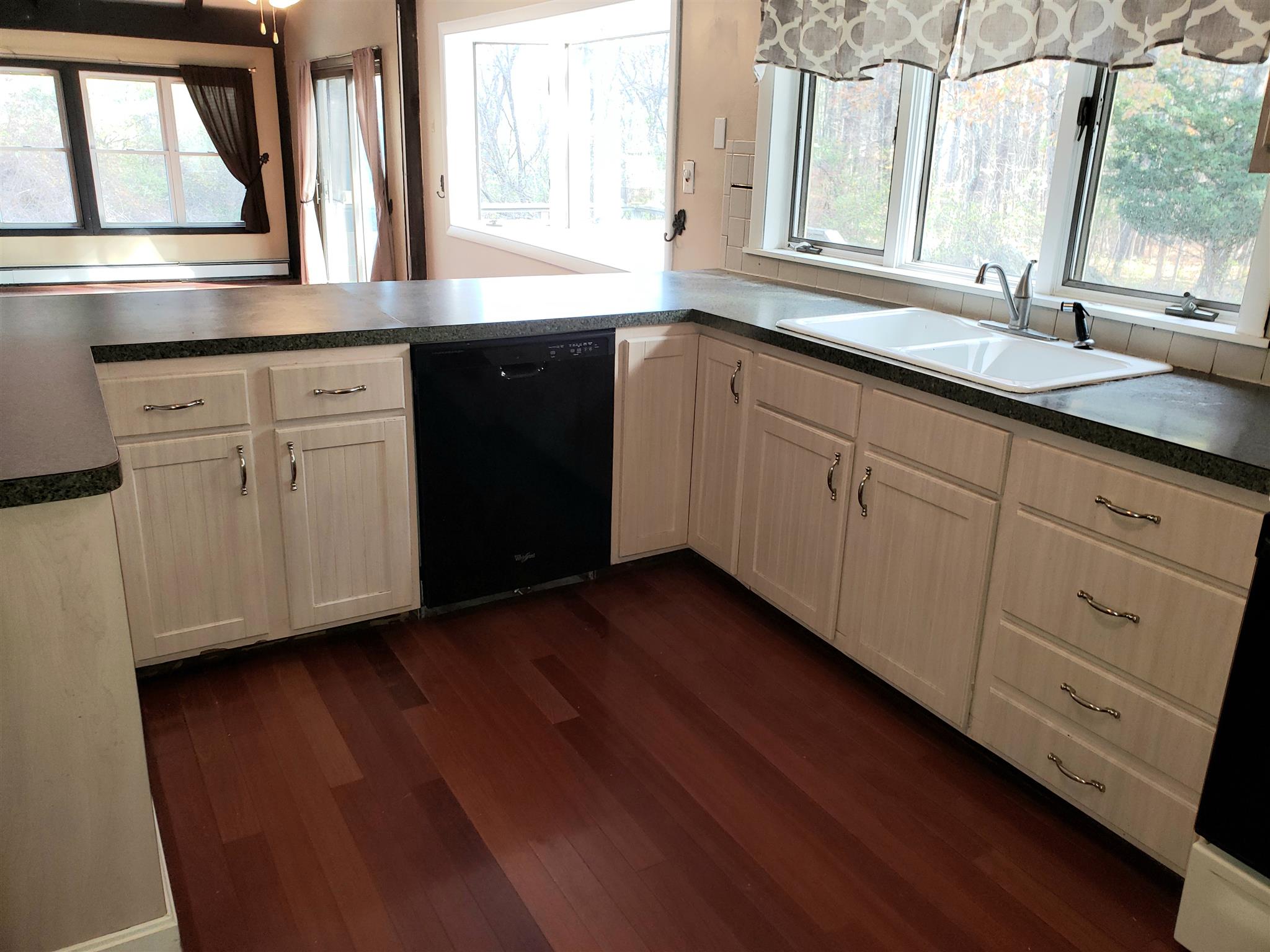 115 Mill Road Durham, NH 03824 - Photo 4 of 40 Gallery Image 4
