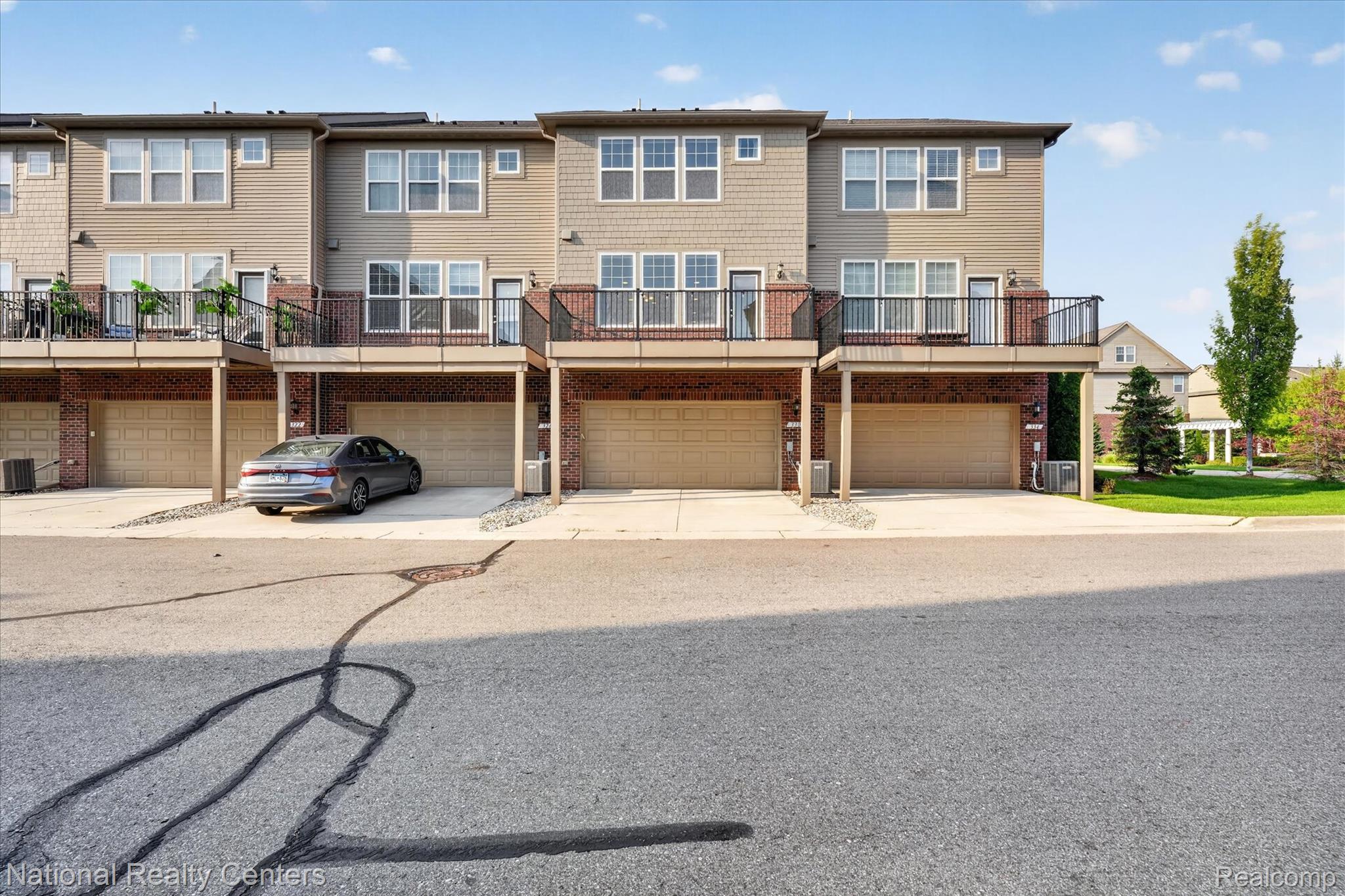 330 Glenhurst Boulevard Rochester, MI 48307 - Photo 47 of 47 47-330-Glenhurst-Blvd-Rochester-Hills-WindowStill.jpg