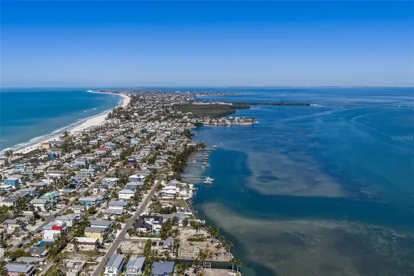 $2,595,000 | 407 20th Place North, Bradenton Beach, FL 34217
