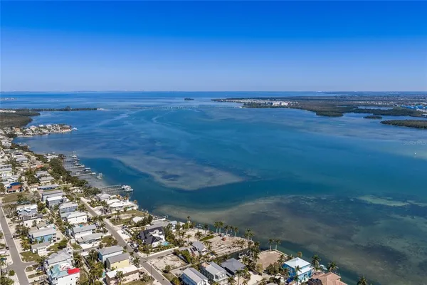 $2,595,000 | 407 20th Place North, Bradenton Beach, FL 34217