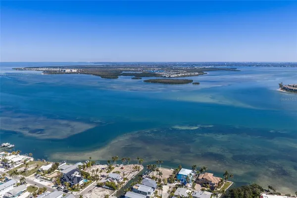 $2,595,000 | 407 20th Place North, Bradenton Beach, FL 34217