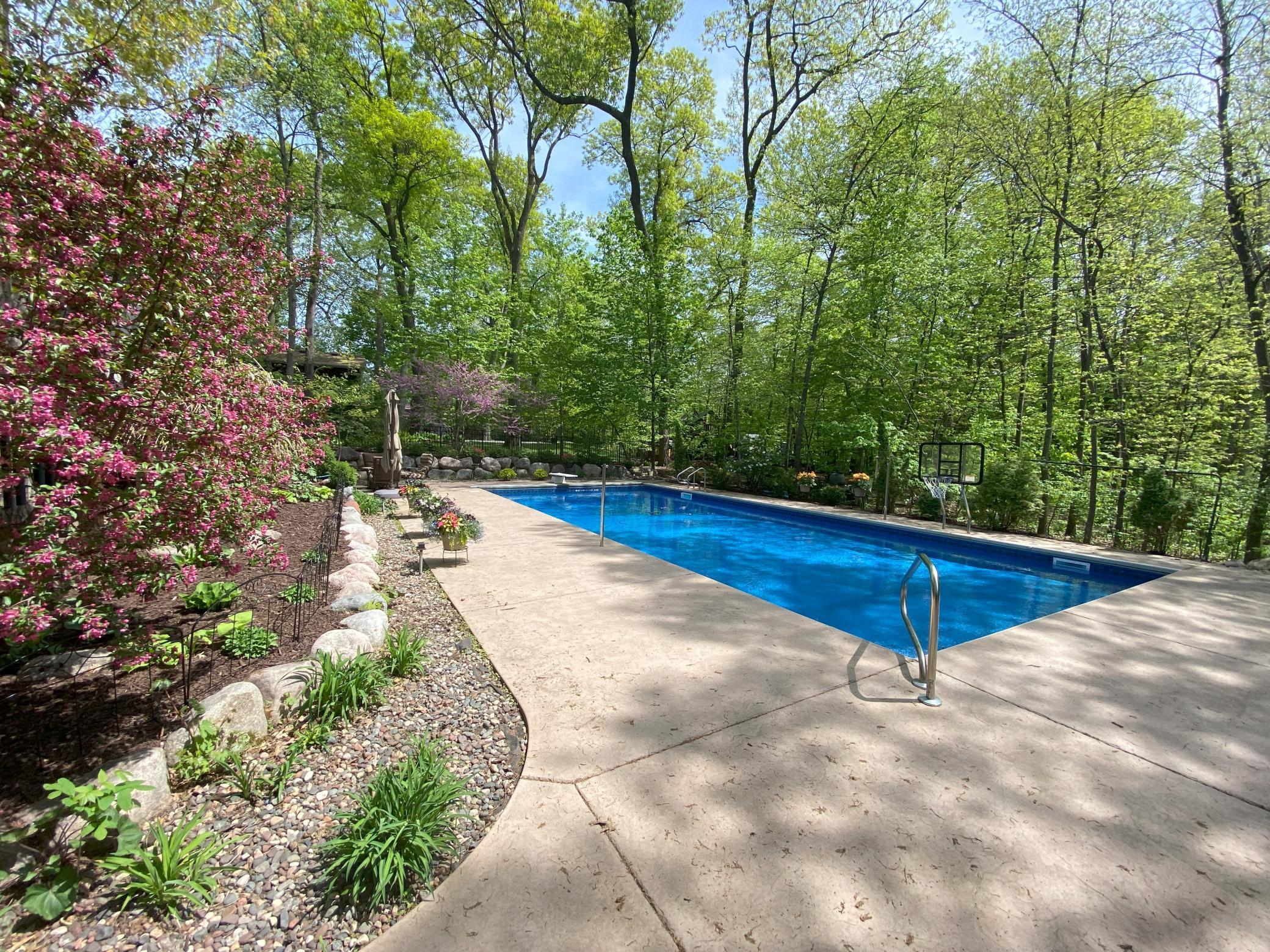 17199 Acorn Ridge Eden Prairie, MN 55347 - Photo 49 of 61