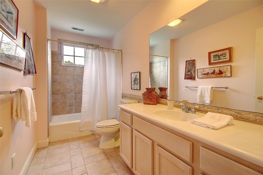 10 Oyster Point Warren, RI 02885 - Photo 19 of 26 Full Bath for second floor ensuite