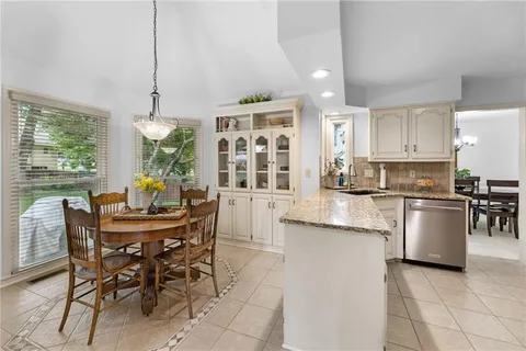$649,500 | 11920 Windsor Drive, Leawood, KS 66209