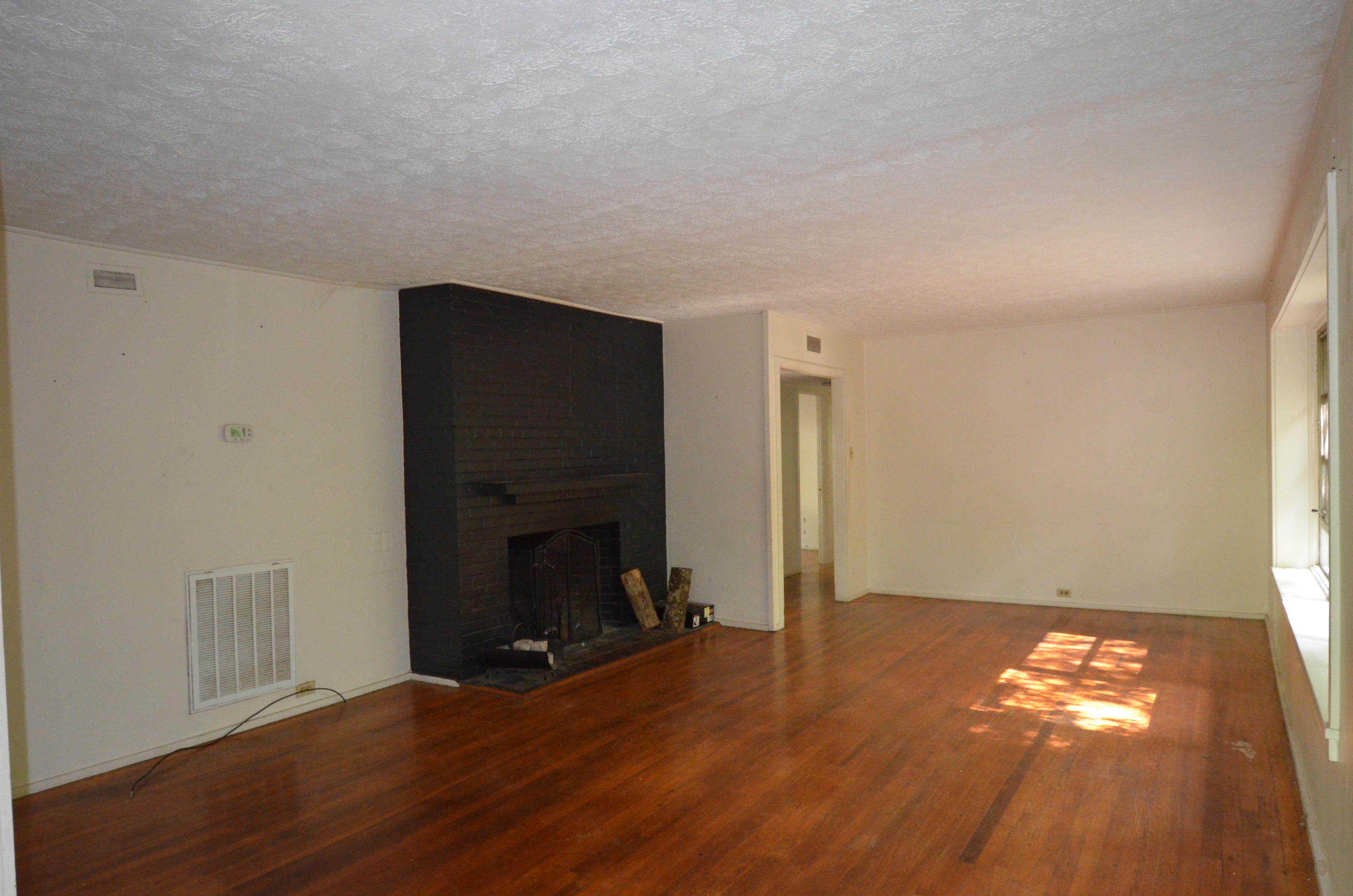 124 Taylor Road Oak Ridge, TN 37830 - Photo 2 of 17 DSC_1062