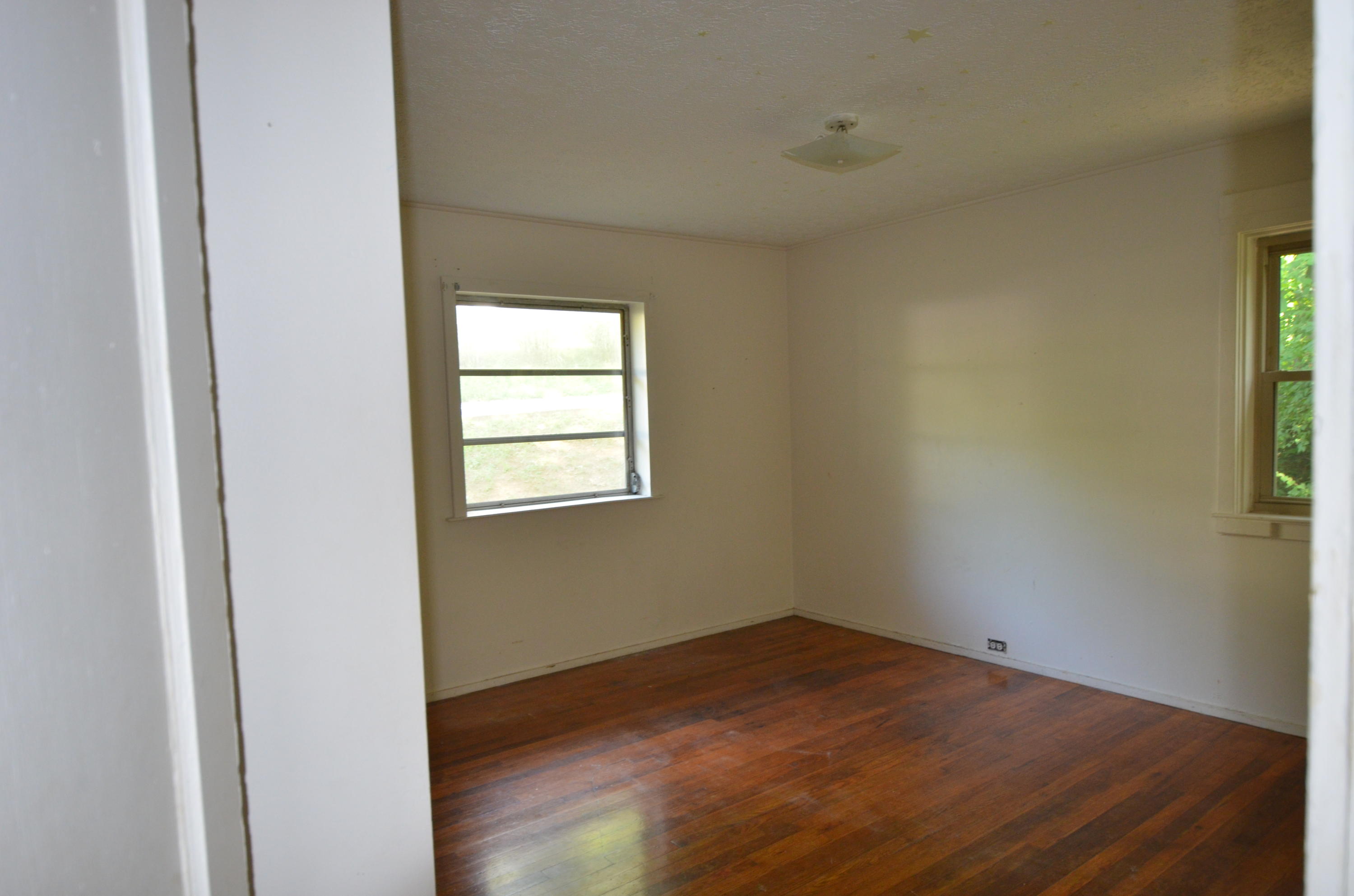 124 Taylor Road Oak Ridge, TN 37830 - Photo 10 of 17 DSC_1075
