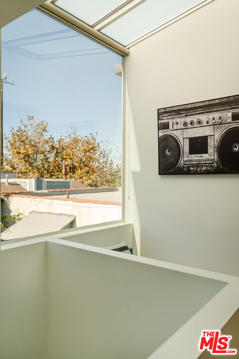 302 South Venice Boulevard Venice, CA 90291 - Photo 14 of 40