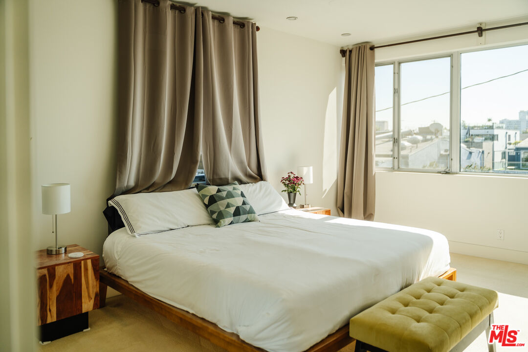 302 South Venice Boulevard Venice, CA 90291 - Photo 16 of 40