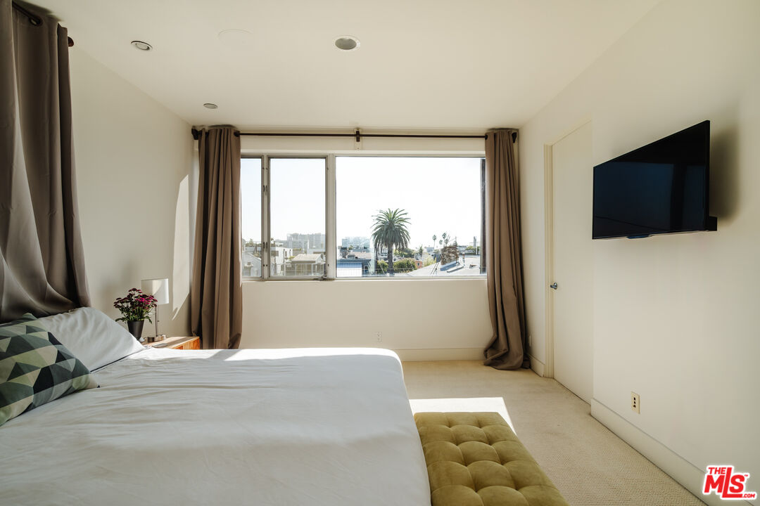 302 South Venice Boulevard Venice, CA 90291 - Photo 18 of 40