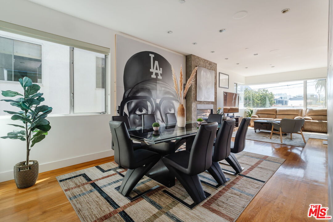 302 South Venice Boulevard Venice, CA 90291 - Photo 2 of 46